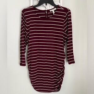 Jessica Simpson maternity shirt